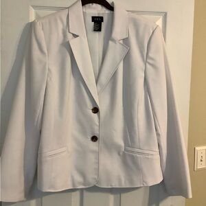 Classic White Women's Blazer New without tag. Size 14